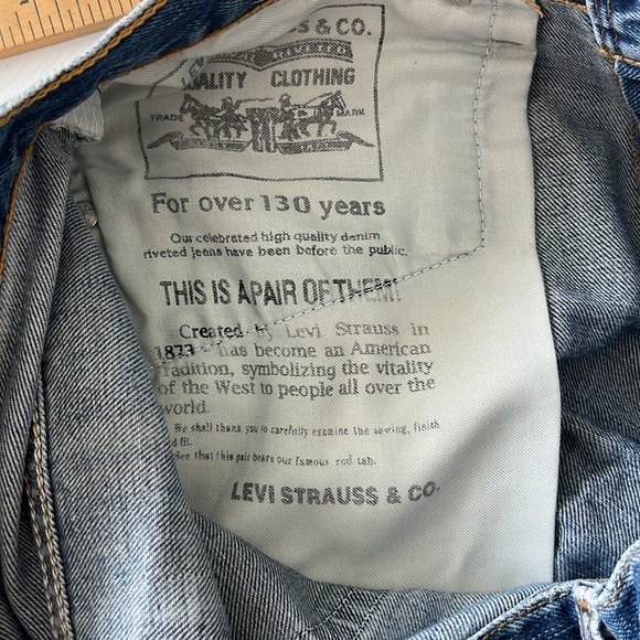 Levi's 507 Denim Cut Off Jean Shorts - Picture 7 of 7
